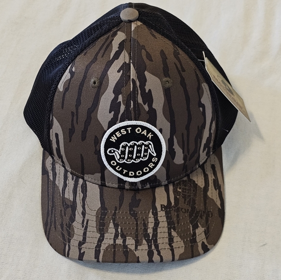 Mossy Oak Other - NWT Mossy Oak "West Oak Outdoors" Camo Embroidered Mesh  Stretch-Fit Cap L/XL